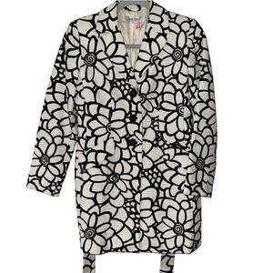 JONES STUDIO BLACK & WHITE FLORAL DESIGN COAT SIZE 4